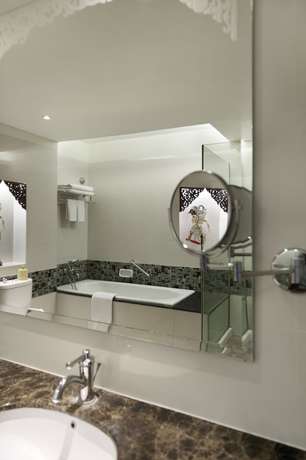 Imagen de la habitación del Hotel The Royal Surakarta Heritage - Handwritten Collection. Foto 18