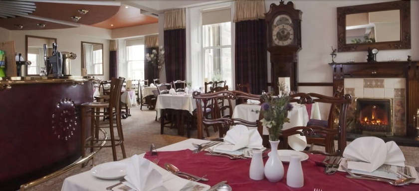 Imagen del bar/restaurante del Hotel The Royal Tain. Foto 5