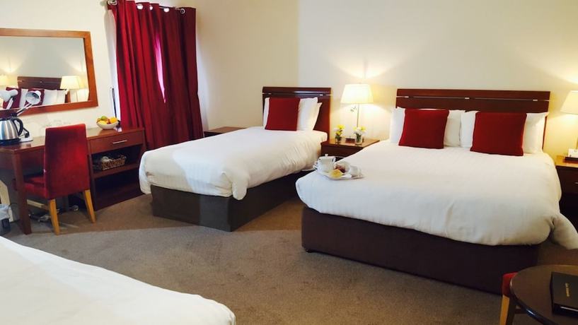 Imagen de la habitación del Hotel The Royal Valentia. Foto 2