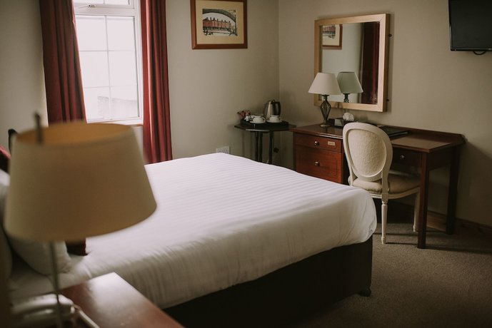 Imagen de la habitación del Hotel The Royal Valentia. Foto 13