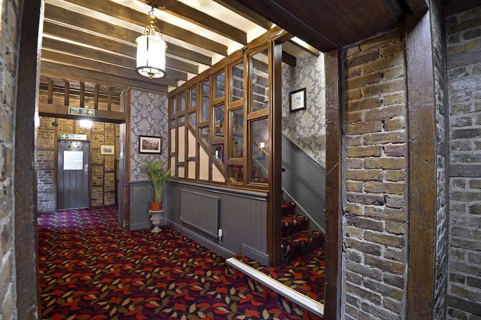 Imagen de los interiores del Hotel The Royal Victoria and Bull. Foto 15