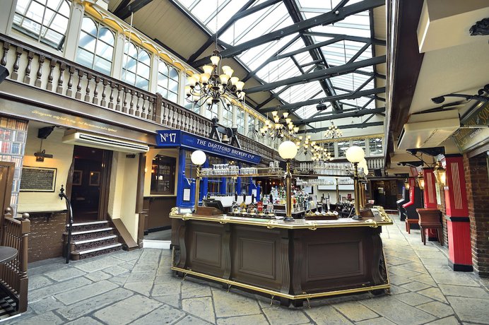 Imagen de los interiores del Hotel The Royal Victoria and Bull. Foto 16