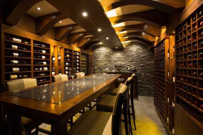 Imagen del bar/restaurante del Hotel The Royal Yacht. Foto 3