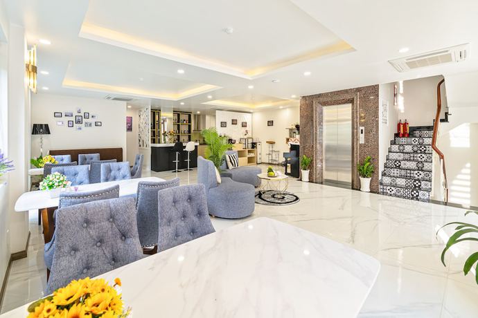 Imagen de los interiores del Hotel The Royal and Apartment. Foto 19