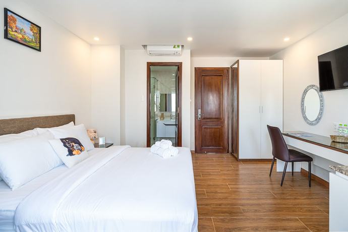 Imagen de la habitación del Hotel The Royal and Apartment. Foto 11