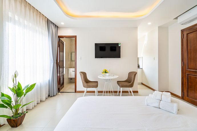 Imagen de la habitación del Hotel The Royal and Apartment. Foto 12