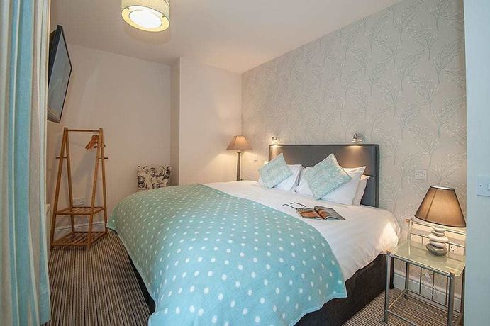 Imagen de la habitación del Hotel The Royal and Bar. Foto 17