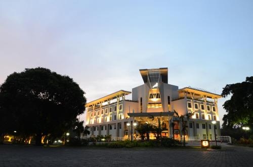 Imagen general del Hotel The Royale Krakatau. Foto 2