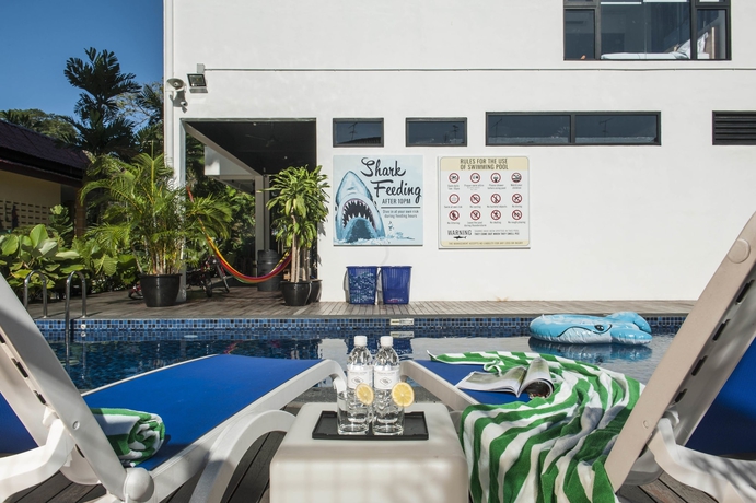 Imagen de la piscina del Hotel The Rucksack Caratel. Foto 19