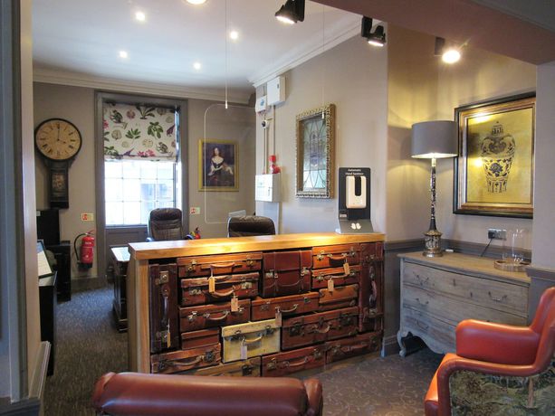 Imagen de los interiores del Hotel The Rutland Arms, Bakewell, Derbyshire. Foto 20