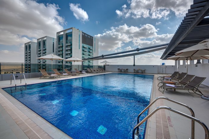Imagen de la piscina del Hotel The S Al Barsha. Foto 20