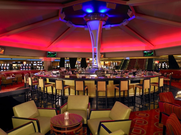 Imagen del bar/restaurante del Hotel The STRAT Hotel, Casino & Tower. Foto 6