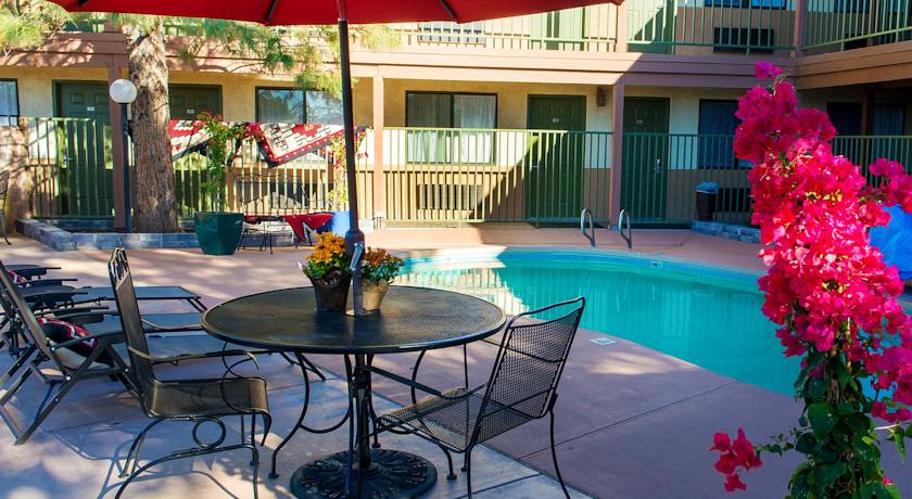 Imagen de la piscina del Hotel The Sage. Foto 9