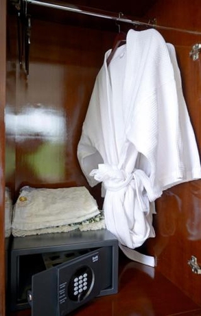 Imagen de la habitación del Hotel The Sahira. Foto 6
