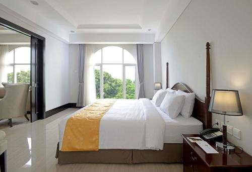 Imagen de la habitación del Hotel The Sahira. Foto 9