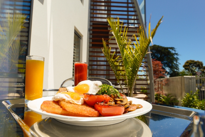 Imagen del bar/restaurante del Hotel The Sails Nelson. Foto 2