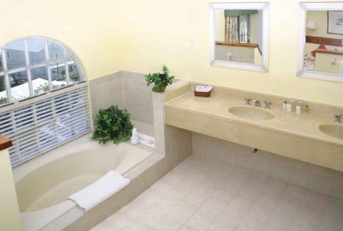 Imagen de la habitación del Hotel The Saint George's Club. Foto 4