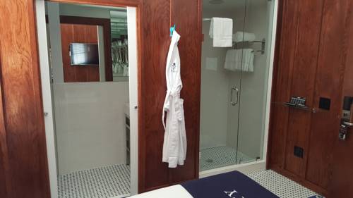 Imagen de la habitación del Hotel The Saint Hotel Key West Autograph Collection by Marriott. Foto 7