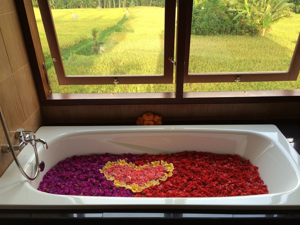 Imagen de la habitación del Hotel The Sakara Ubud Villas. Foto 4