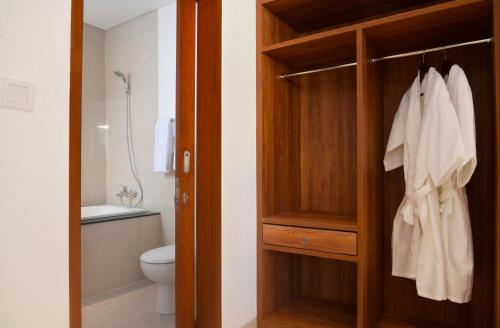 Imagen de la habitación del Hotel The Sakaye Luxury Villas and Spa. Foto 8