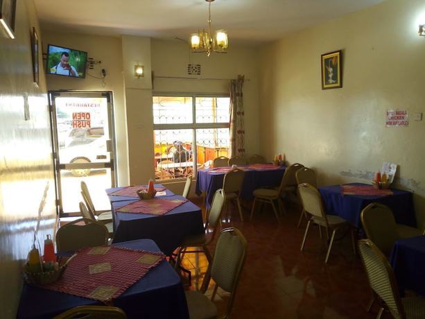Imagen del bar/restaurante del Hotel The Salmuc. Foto 2