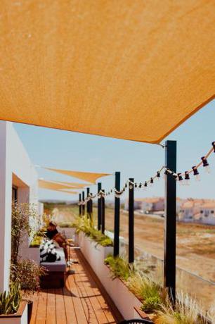 Imagen general del Hotel The Salty Pelican Yoga & Surf Retreat, Ferrel. Foto 1