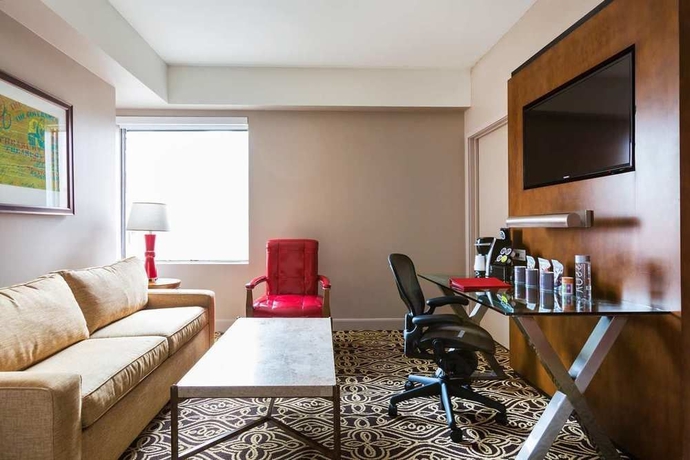 Imagen de los interiores del Hotel The Sam Houston, Curio Collection By Hilton. Foto 11