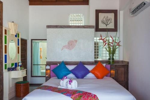 Imagen de la habitación del Hotel The Samui Beach Resort. Foto 8