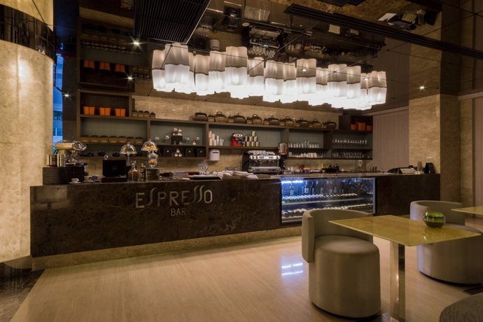 Imagen del bar/restaurante del Hotel The Sanctuary Resort Pattaya, BW Signature Collection, Chonbury. Foto 9