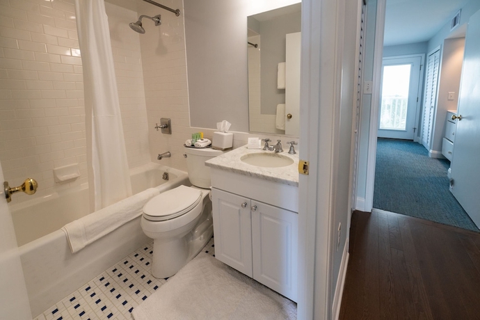 Imagen de la habitación del Hotel The Sandpiper Beach Club. Foto 10