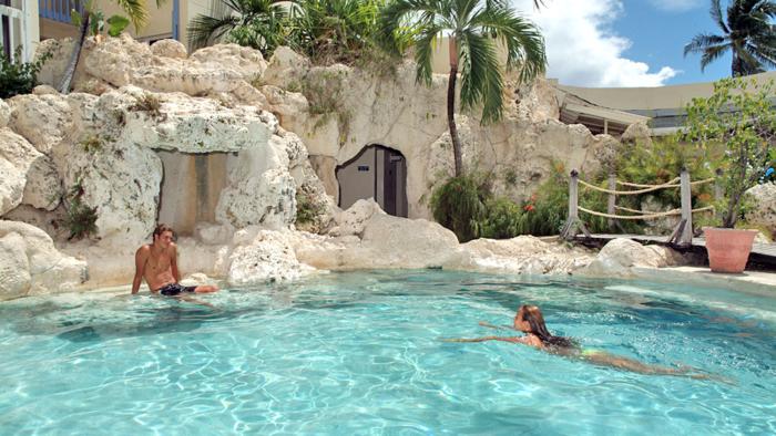 Imagen de la piscina del Hotel The Sands Barbados All Inclusive. Foto 6