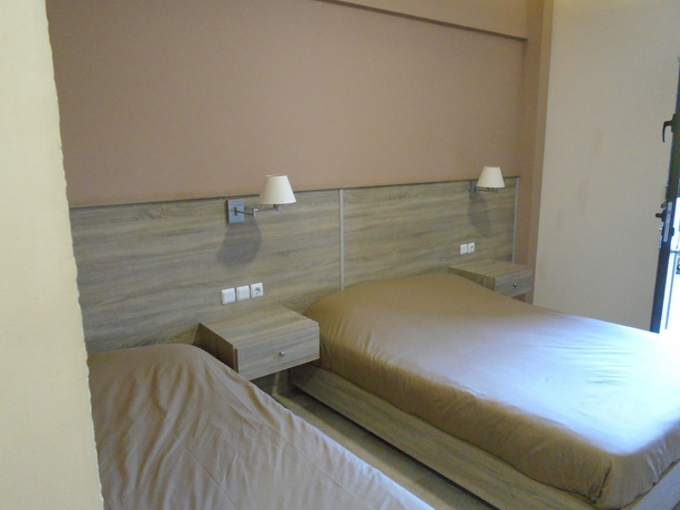 Imagen de la habitación del Hotel The Santo George Beach Resort. Foto 11