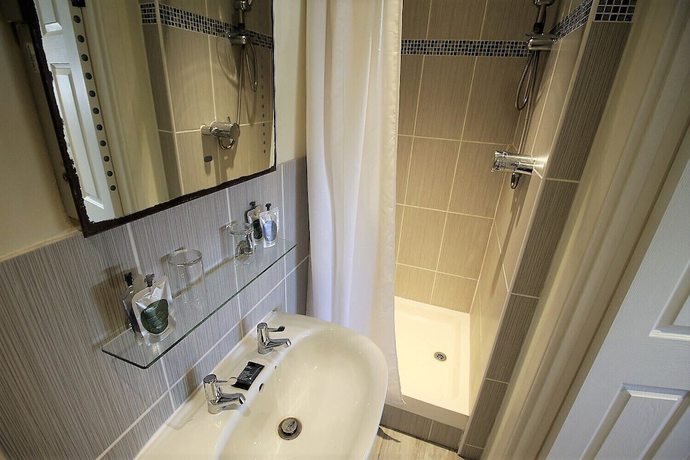 Imagen de la habitación del Hotel The Saracens Head, Swindon. Foto 3