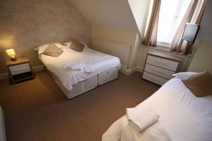 Imagen de la habitación del Hotel The Saracens Head, Swindon. Foto 16