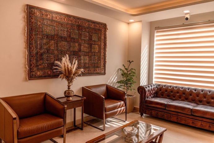 Imagen del bar/restaurante del Hotel The Sarai. Foto 2