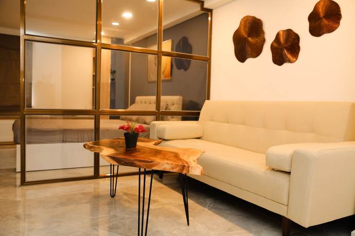 Imagen de la habitación del Hotel The Sargon. Foto 13