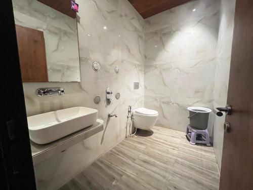 Imagen general del Hotel The Saroja Grand Villa Resorts. Foto 6