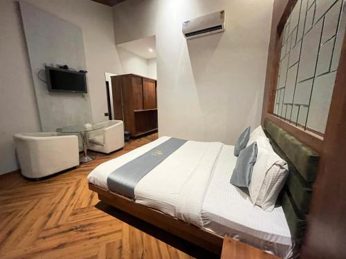 Imagen general del Hotel The Saroja Grand Villa Resorts. Foto 7