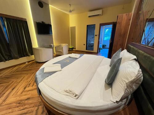 Imagen general del Hotel The Saroja Grand Villa Resorts. Foto 12