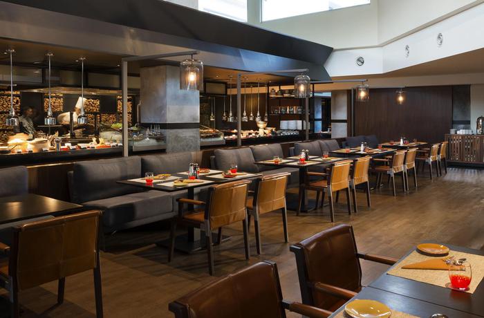 Imagen del bar/restaurante del Hotel The Saujana Kuala Lumpur. Foto 2