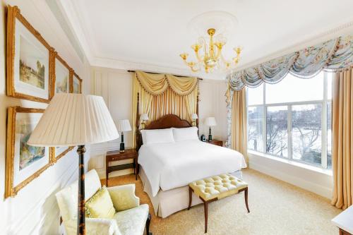 Imagen de la habitación del Hotel The Savoy, Londres. Foto 15