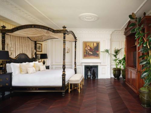 Imagen de la habitación del Hotel The Savoy, Londres. Foto 18