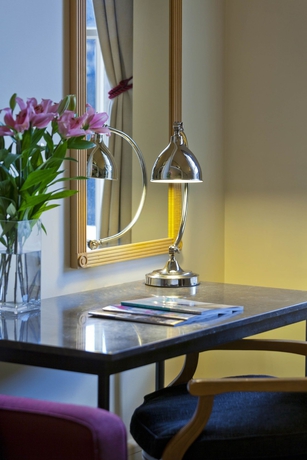 Imagen de la habitación del Hotel The Savoy On Little Collins Melbourne. Foto 10