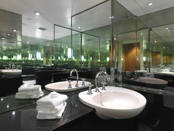 Imagen de la habitación del Hotel The Savoy On Little Collins Melbourne. Foto 11