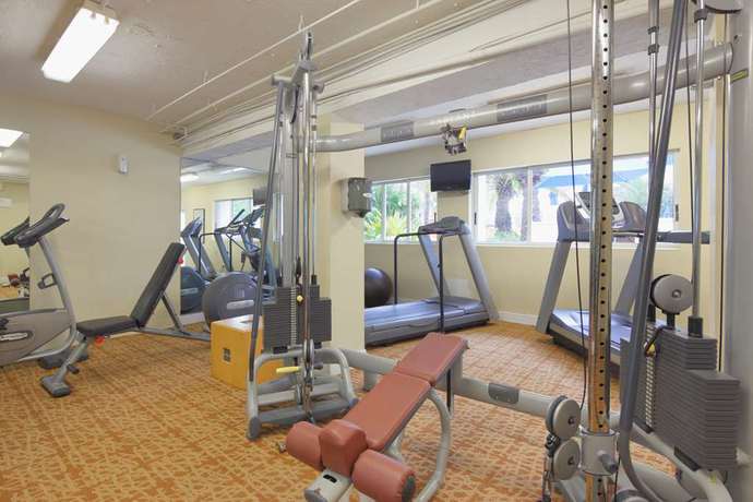 Imagen de los interiores del Hotel The Savoy and Beach Club. Foto 10