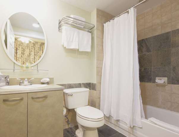 Imagen de la habitación del Hotel The Savoy and Beach Club. Foto 4