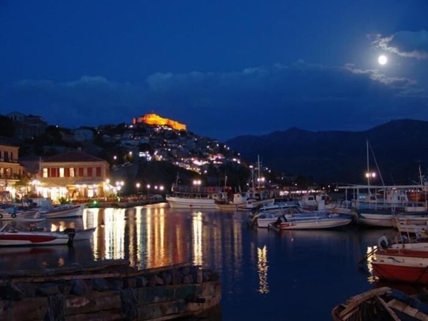 Imagen de los exteriores del Hotel The Schoolmistress With The Golden Eyes. Foto 18