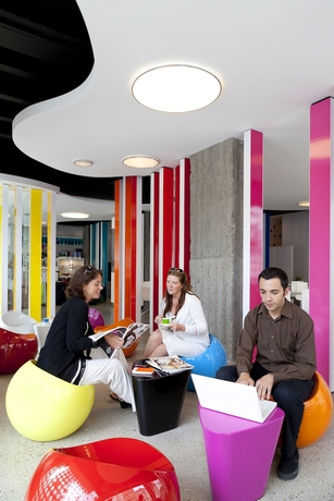 Imagen del bar/restaurante del Hotel The Scott Brussels. Foto 2