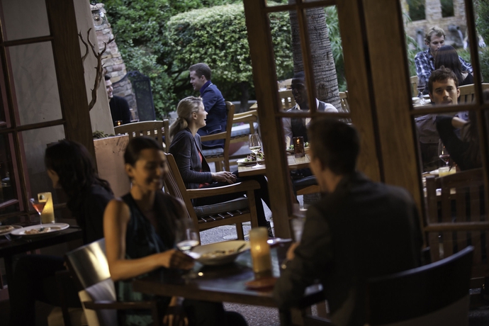 Imagen del bar/restaurante del Hotel The Scott Resort and Spa (formerly Firesky Resort). Foto 5