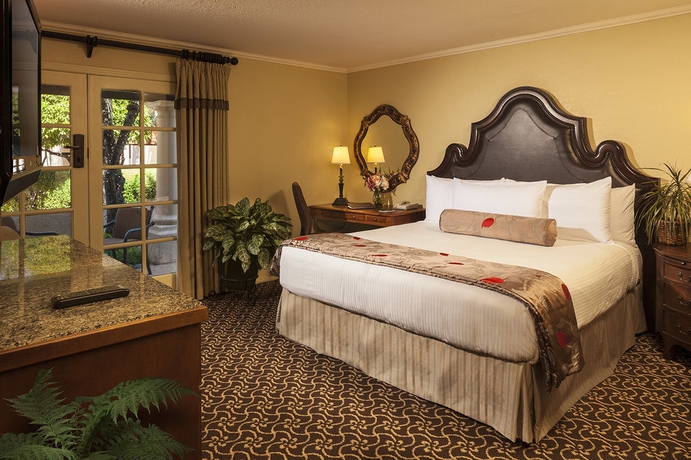 Imagen de la habitación del Hotel The Scottsdale Resort and Spa, Curio Collection By Hilton. Foto 6